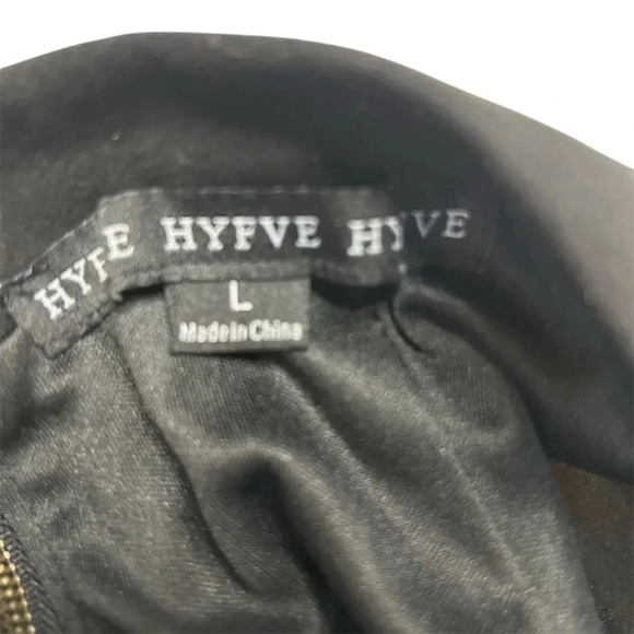 Hyfve Women's Black Faux Suede A-Line Mini Skirt Size L Button Front - Picture 9 of 9